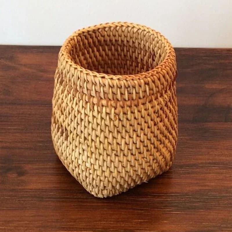 מעמד ראטן לארגון סכו"ם וכלי ששת לשולחן ולמטבח