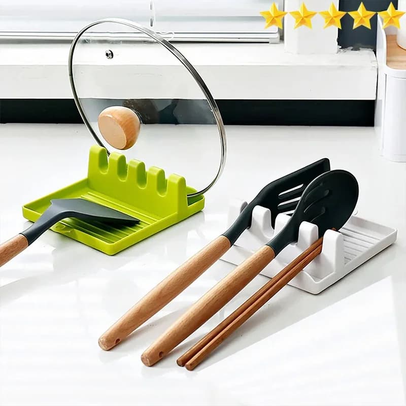 מעמד שיש למכסה סיר וכפות בישול